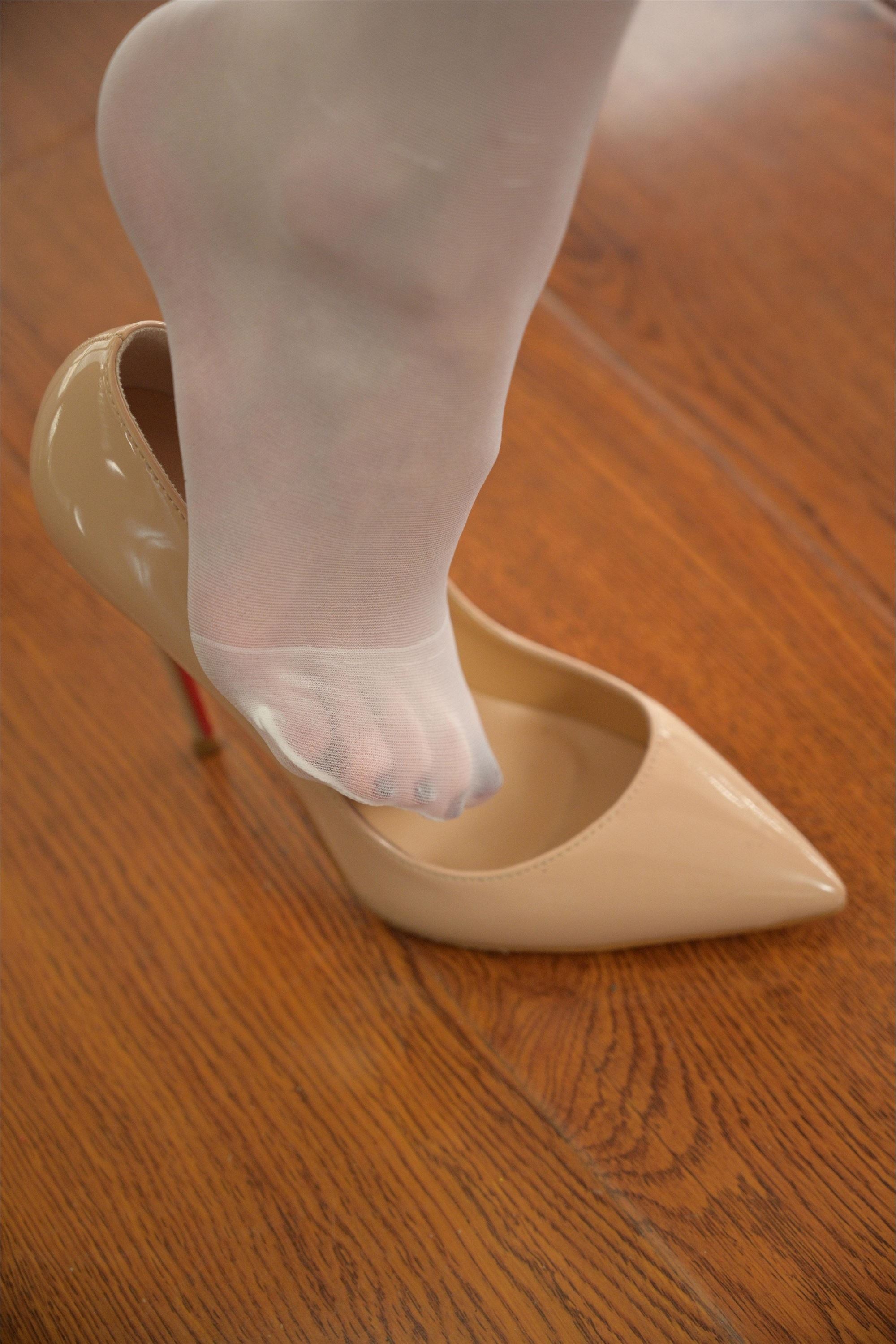 IESS异思趣向  2024.03.04 丝享家 1679 团团《白色套装》